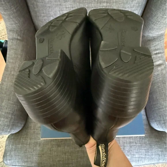 Blundstone #1671 Black Chelsea Heeled Leather Boots size EU 40 (US womens 9.5) - Picture 8 of 15